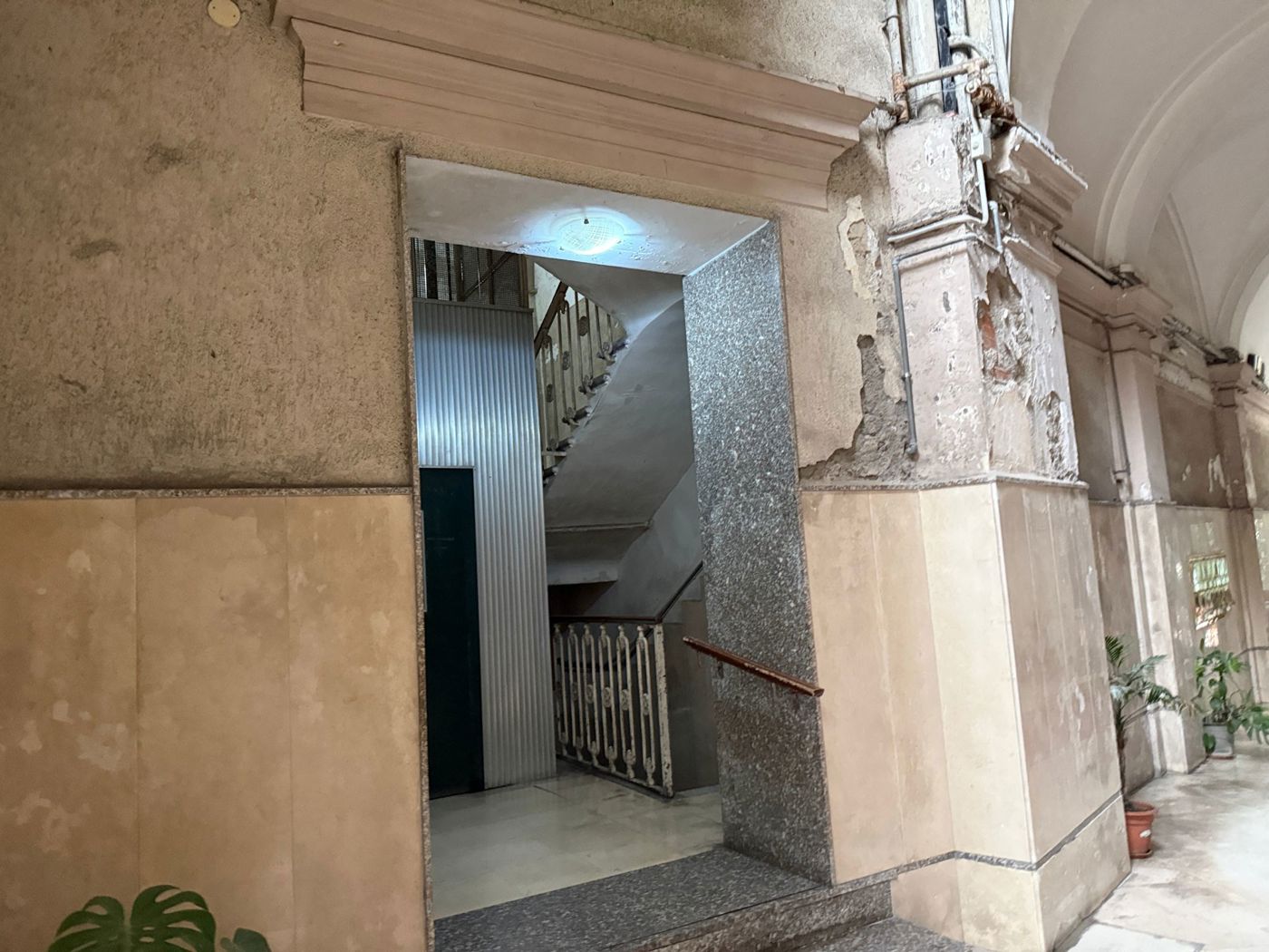 Trilocale ristrutturato a Napoli