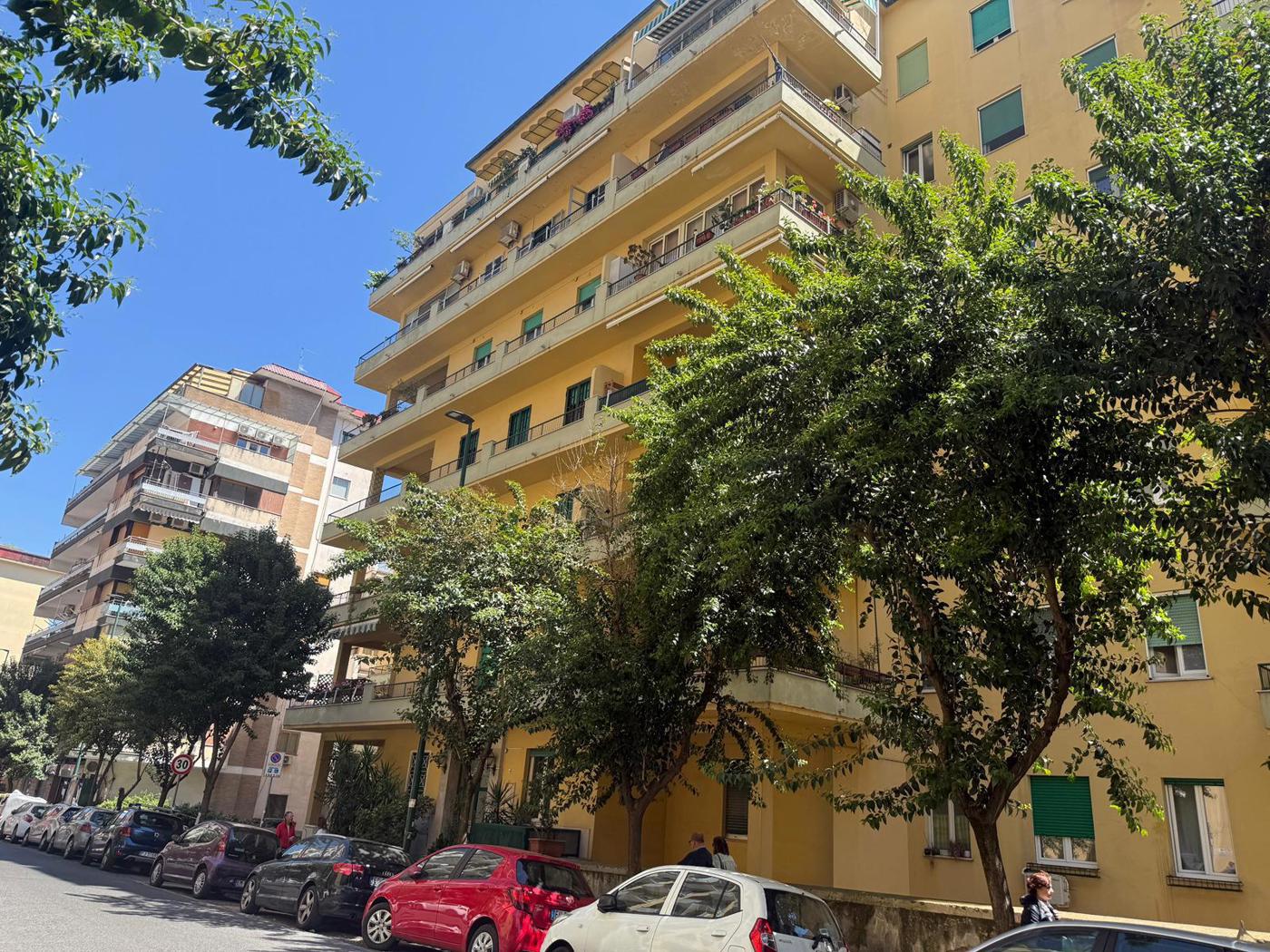 Quadrilocale in vendita a Napoli