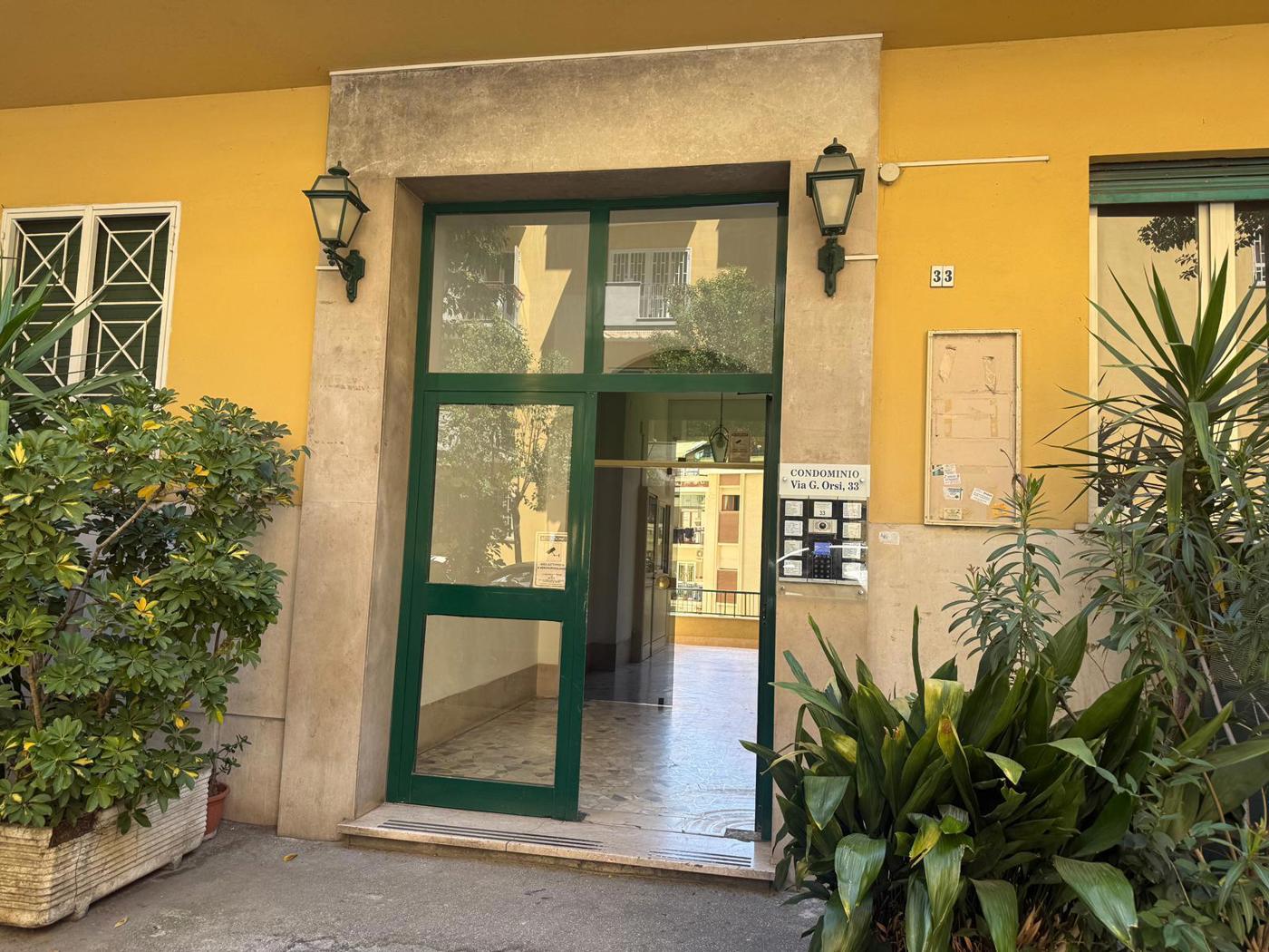 Quadrilocale in vendita a Napoli