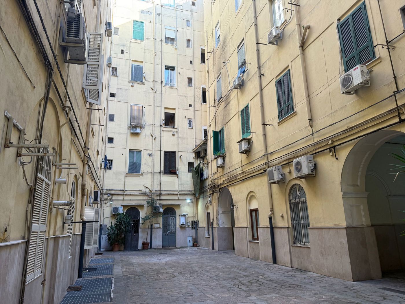 Quadrilocale in vendita a Napoli