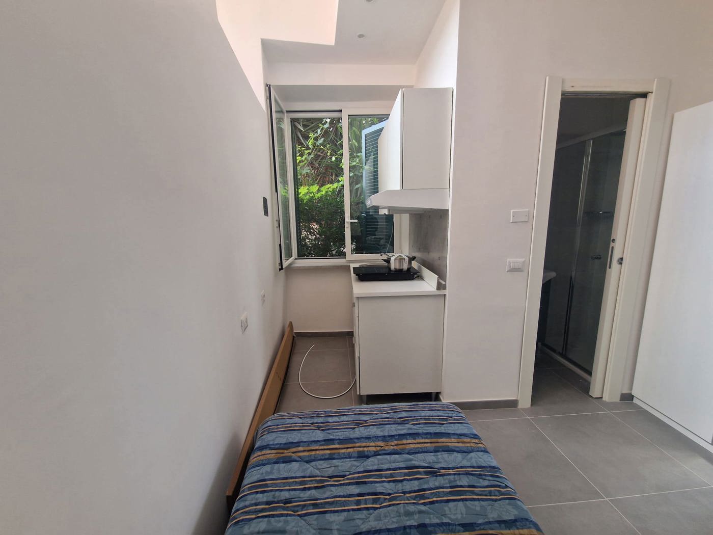 Monolocale arredato in affitto a Napoli