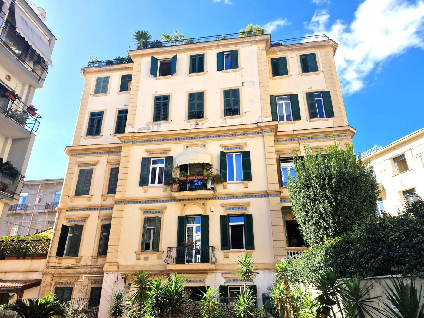 Quadrilocale in affitto a Napoli