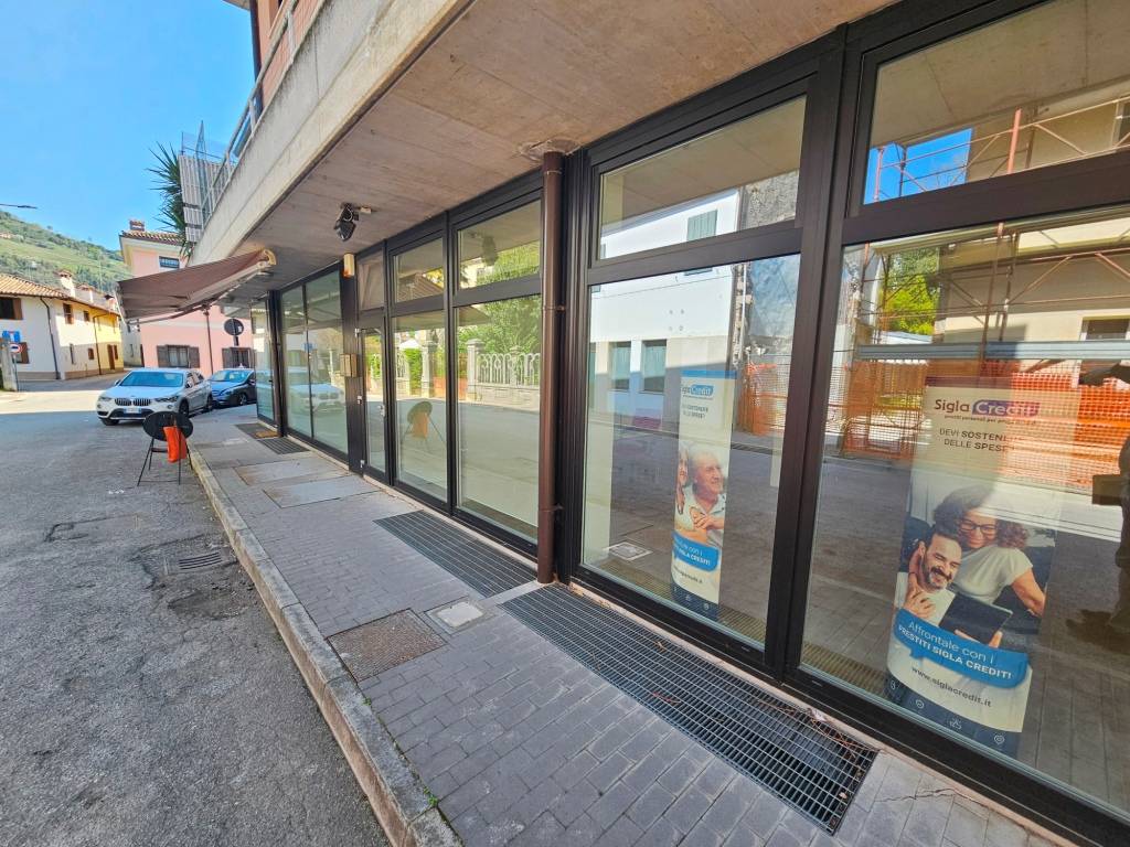 Negozio in vendita a Cormons