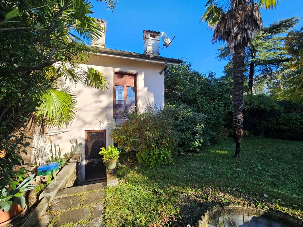 Stabile intero in vendita a Gorizia, Centro storico