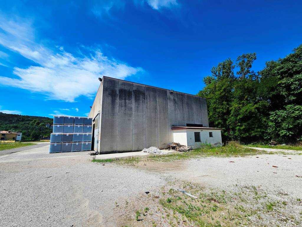Capannone industriale in vendita a Savogna d'Isonzo