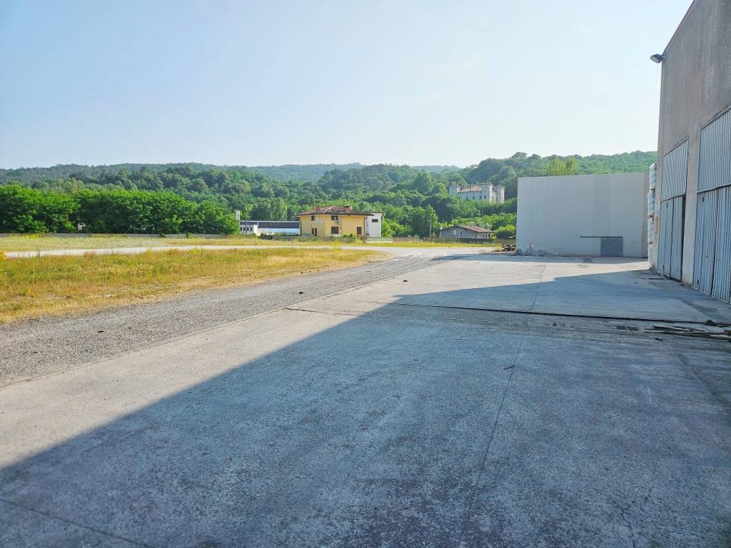 Capannone industriale in vendita a Savogna d'Isonzo
