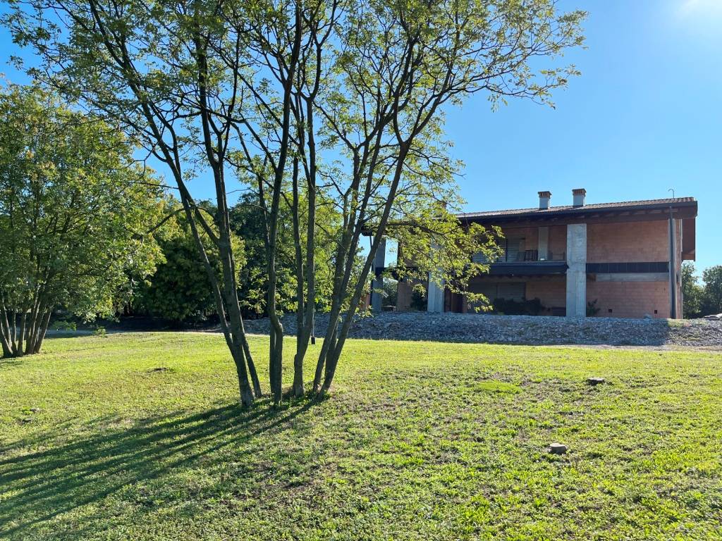 Stabile intero in vendita a Sagrado, San Martino del Carso