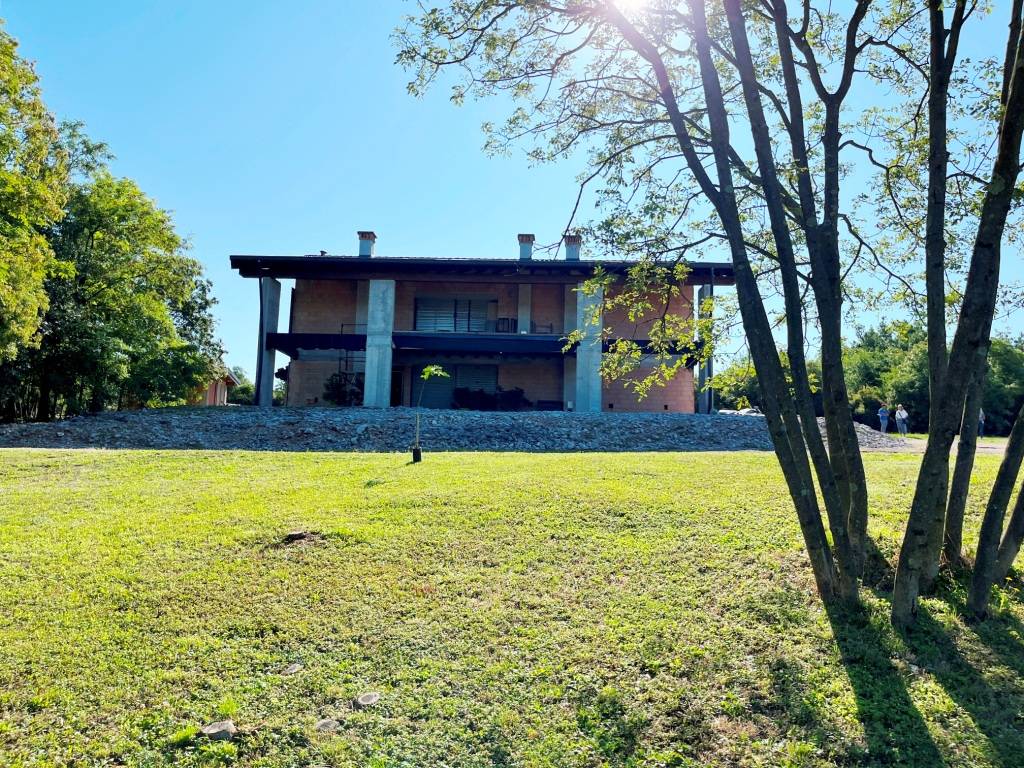 Stabile intero in vendita a Sagrado, San Martino del Carso