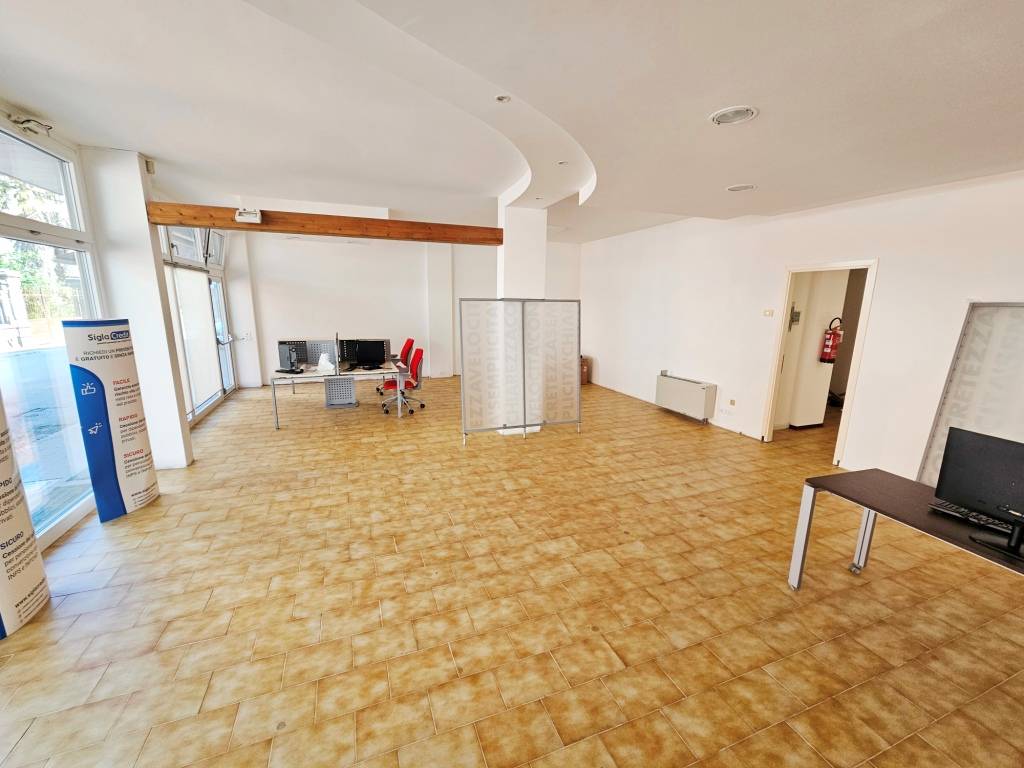 Negozio in vendita a Cormons