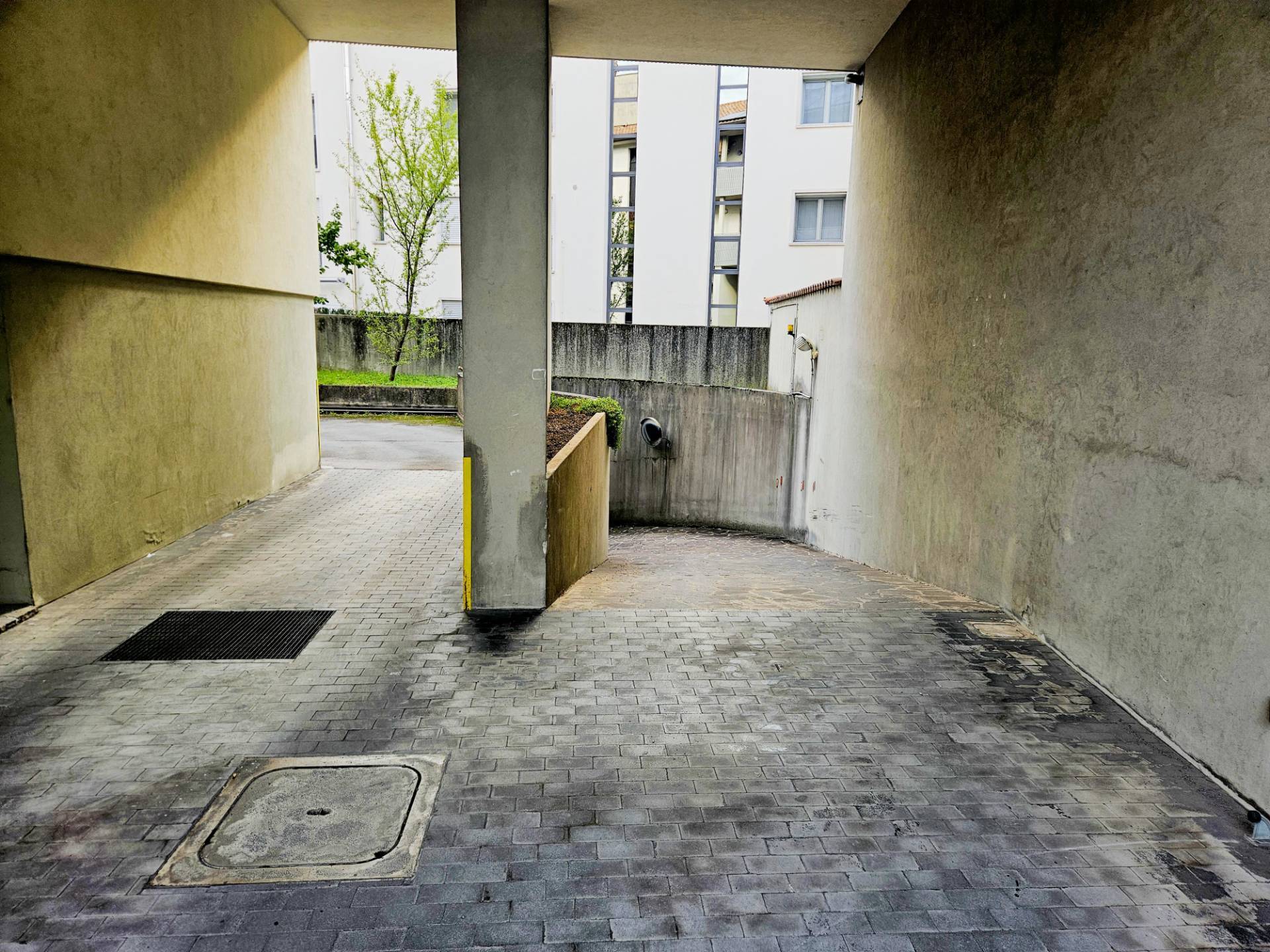 Box o garage in vendita a Gorizia