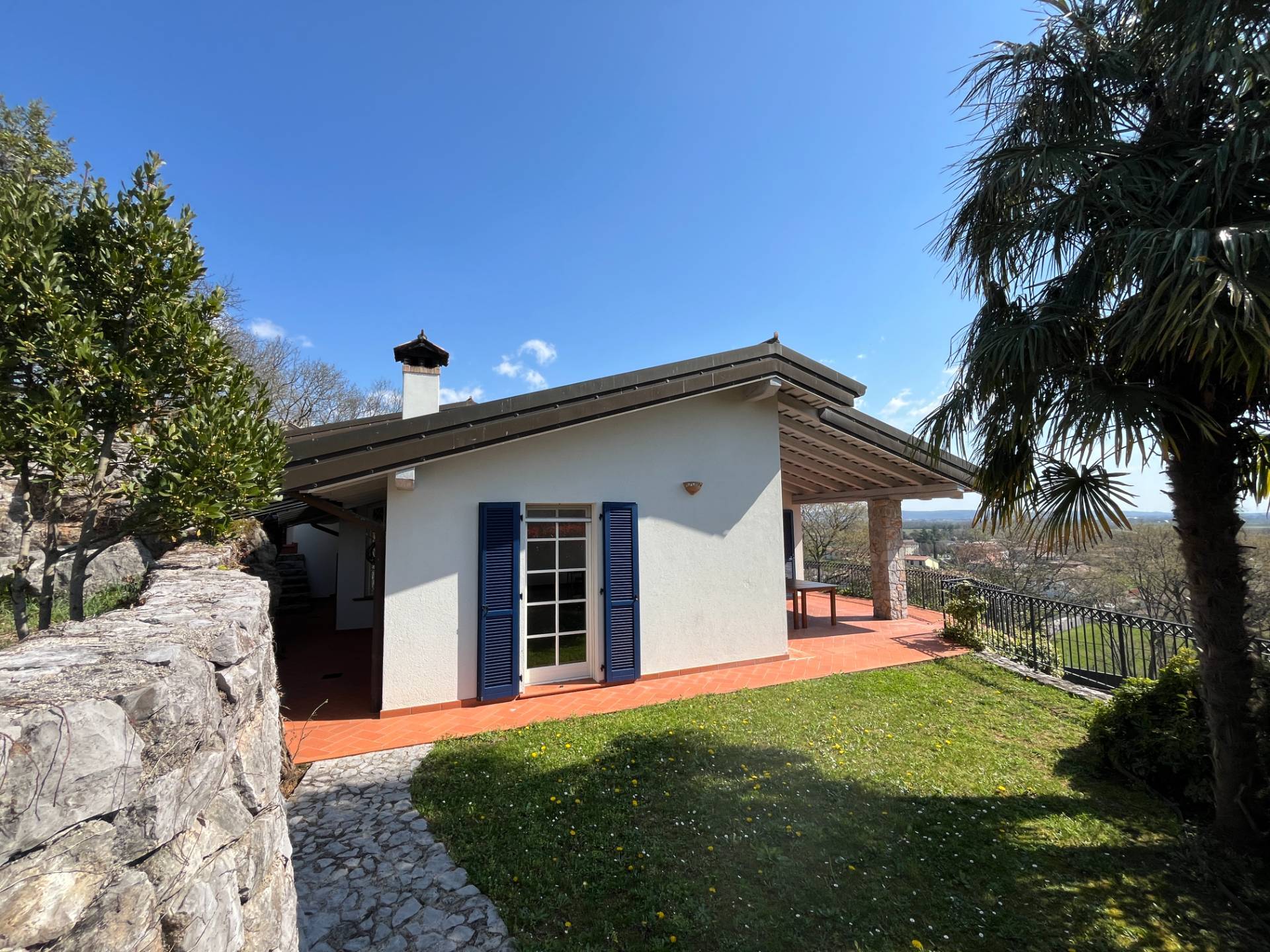 Villa in vendita a Medea