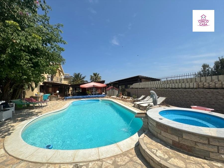 Casa indipendente con giardino in via salinagrande, Trapani