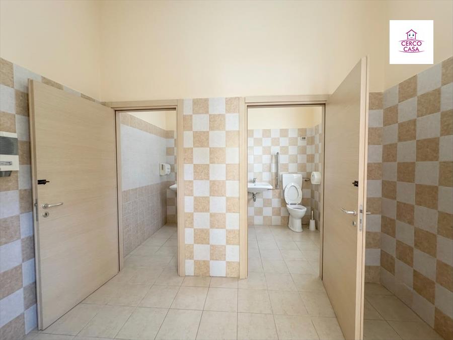 Attivit� commerciale in vendita in via manzoni, Erice