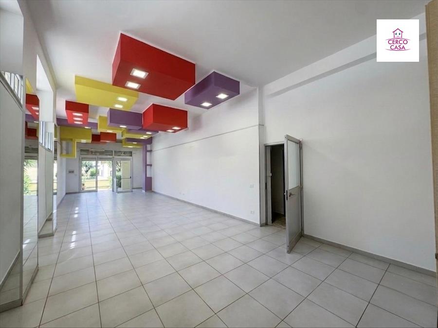 Attivit� commerciale in vendita in via manzoni, Erice