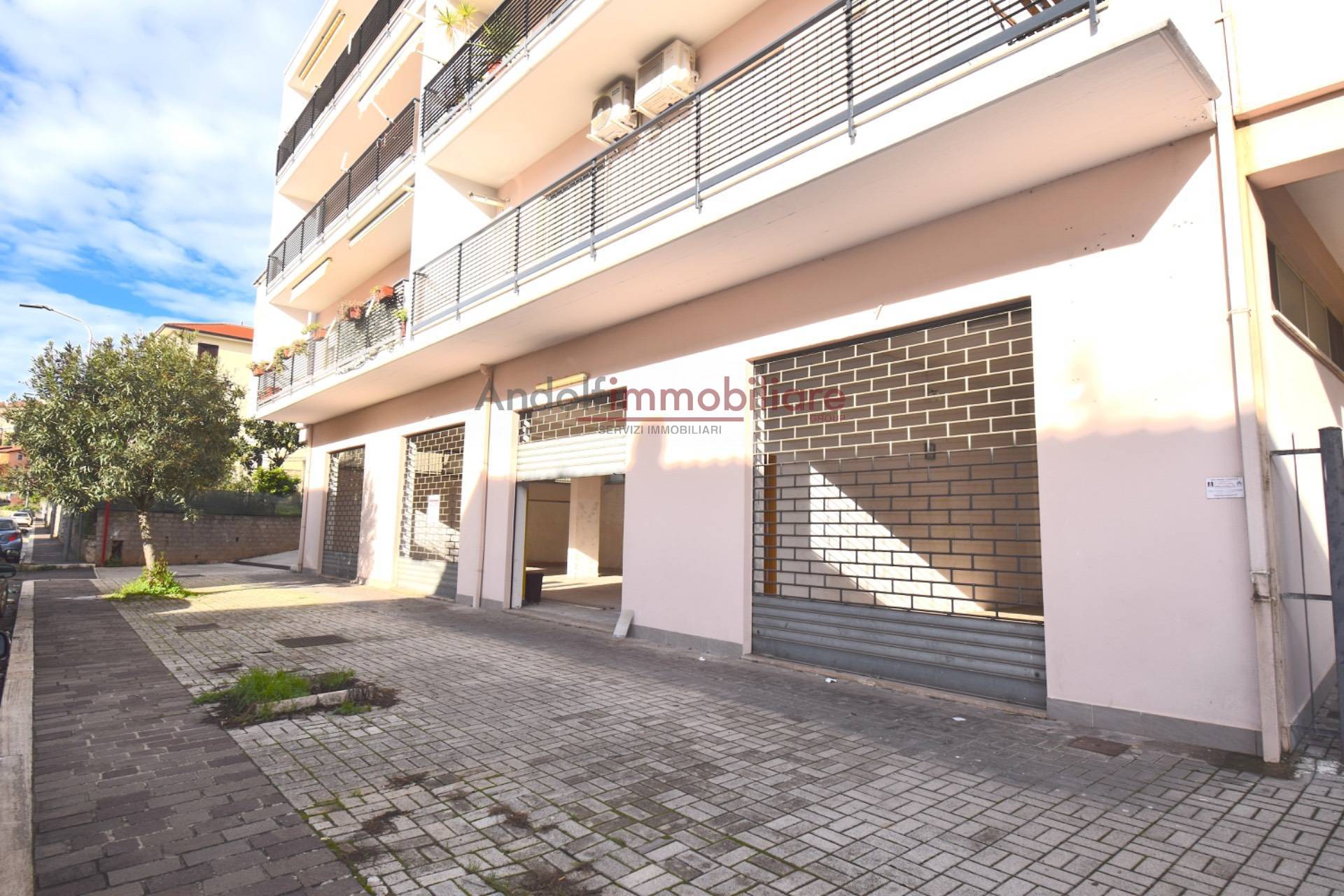 Locale commerciale in vendita a Itri