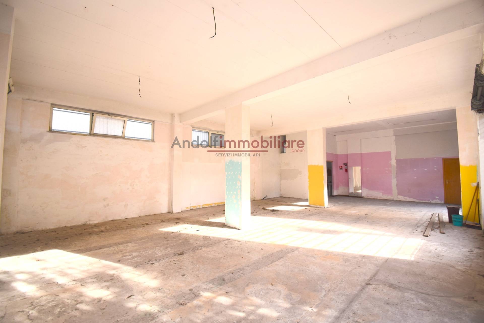 Locale commerciale in vendita a Itri