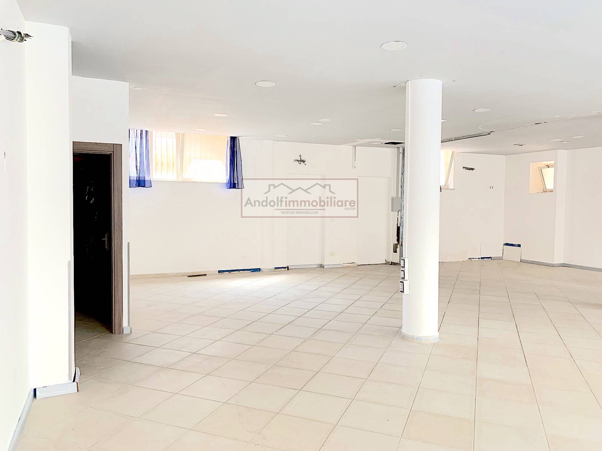 Locale commerciale in affitto a Fondi