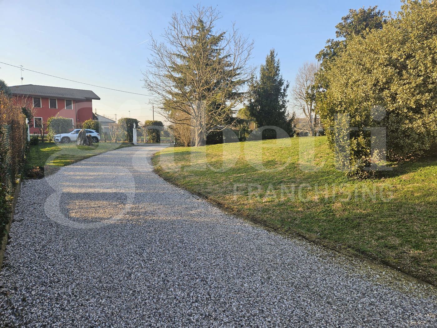 Villa con giardino a Correzzola