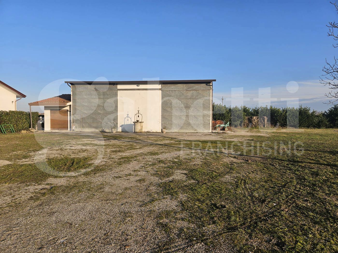 Villa con giardino a Correzzola