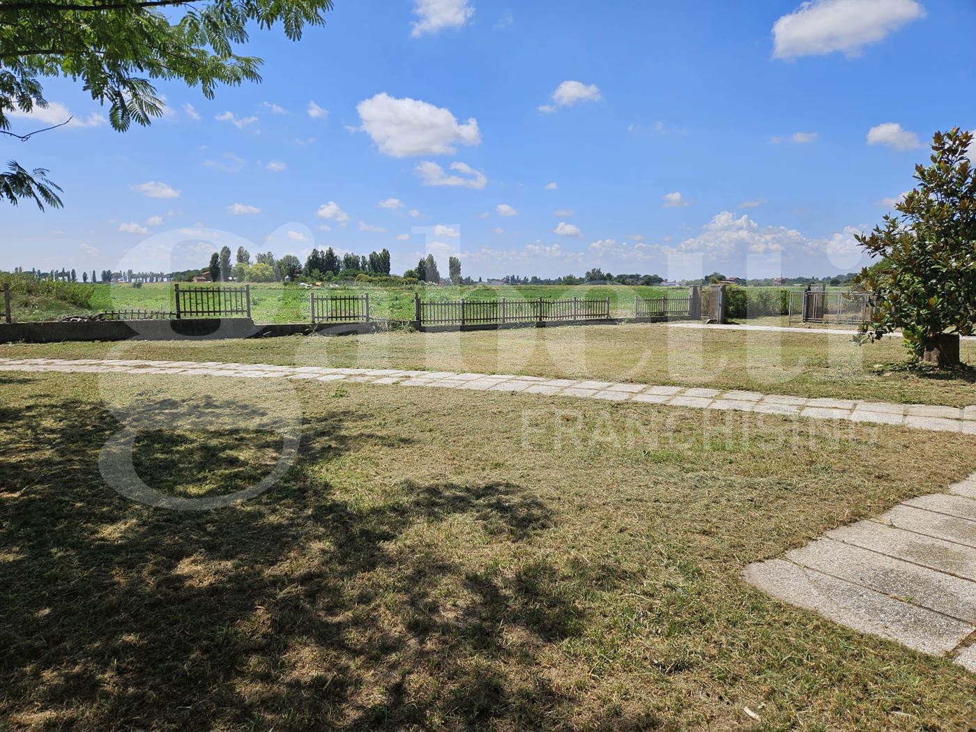 Villa con giardino a Mesola