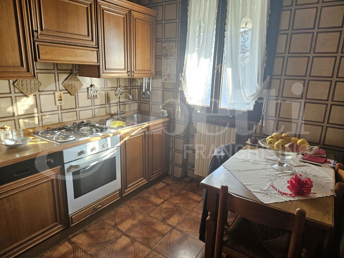 Villa con giardino a Correzzola