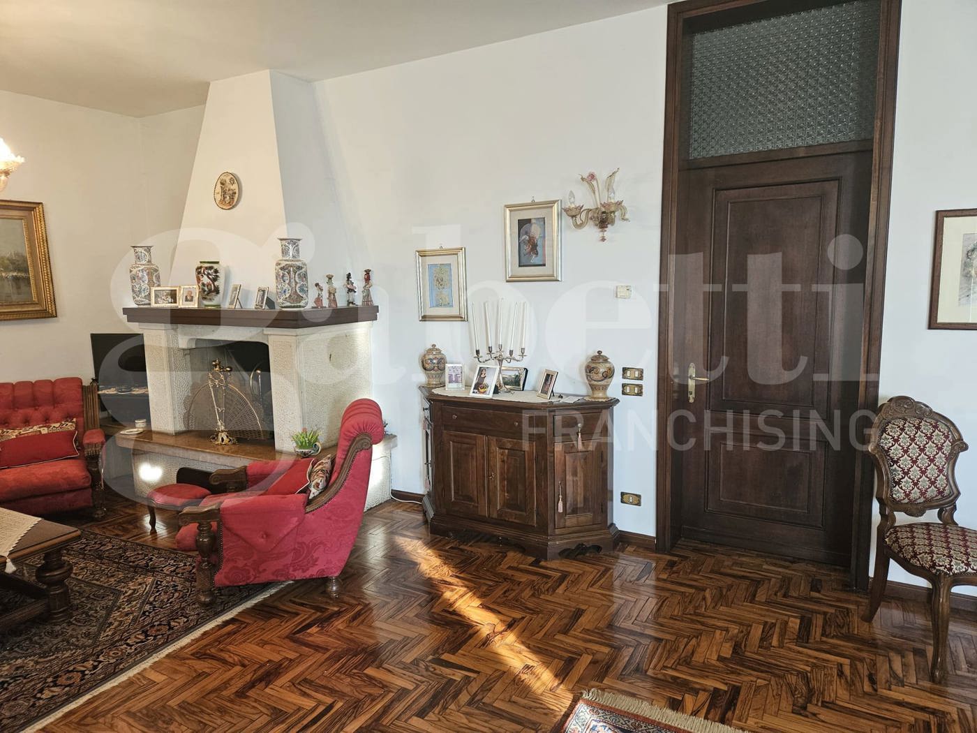 Villa con giardino a Correzzola