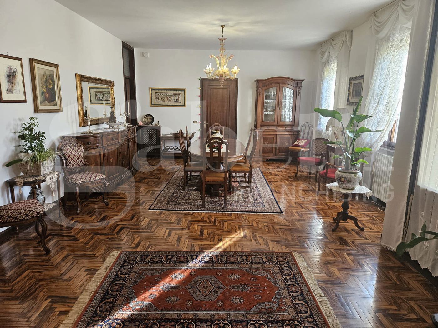 Villa con giardino a Correzzola