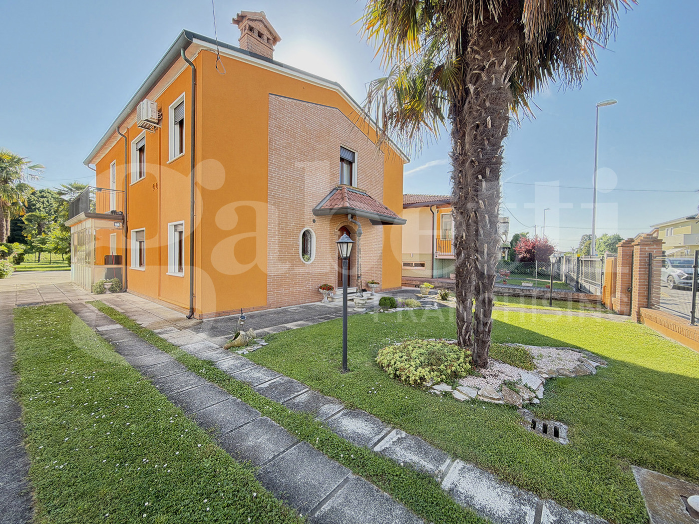Villa Bifamiliare con giardino a Piove di Sacco