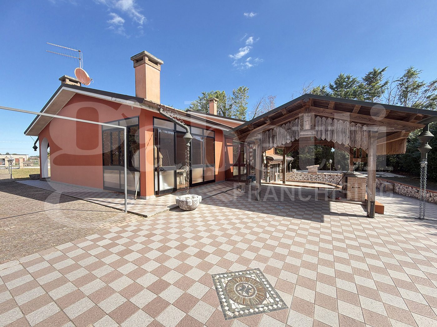 Villa in vendita a Correzzola