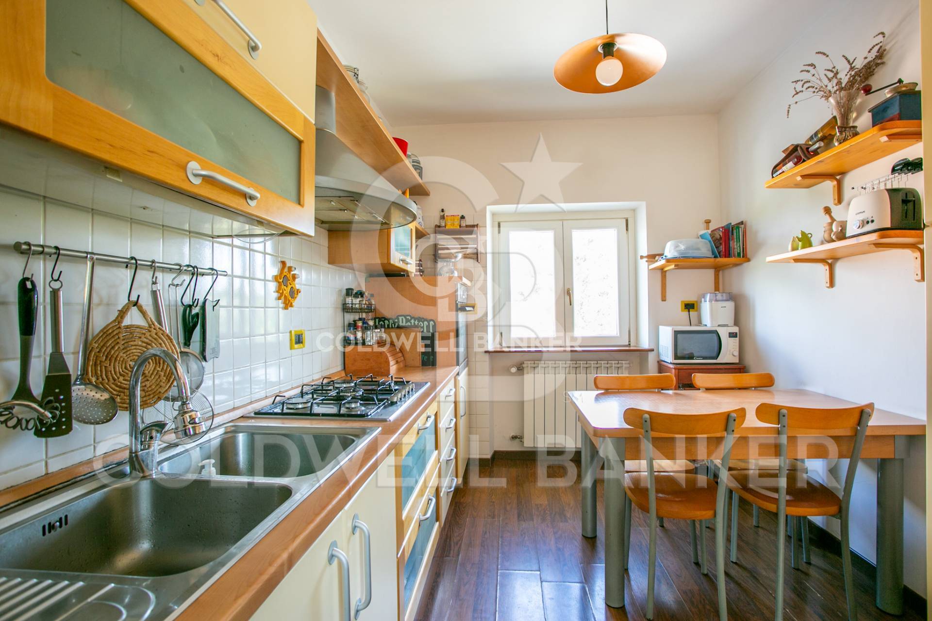 4 o pi locali in vendita a Anguillara Sabazia