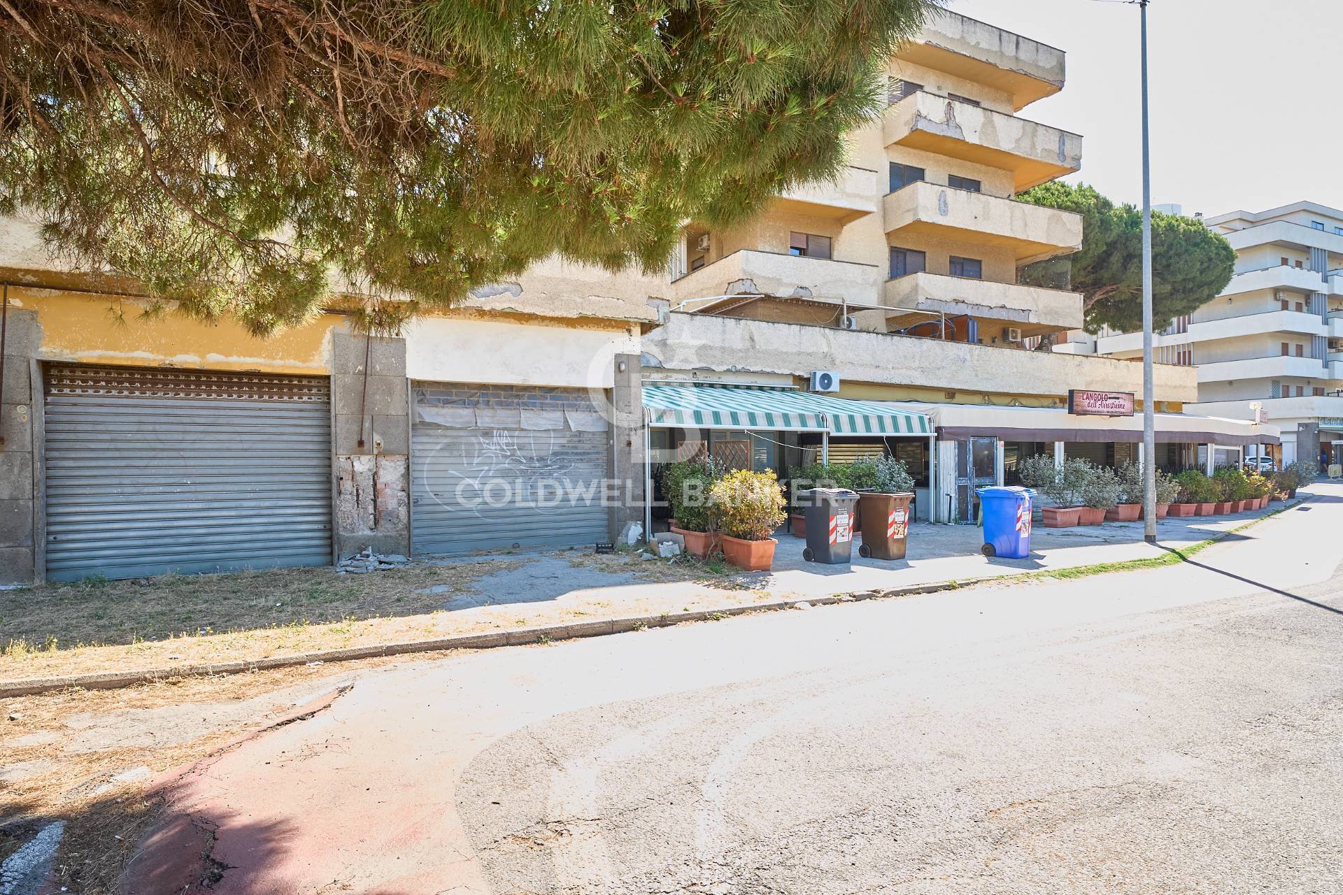 Locale commerciale in vendita a Tarquinia, Lido di Tarquinia