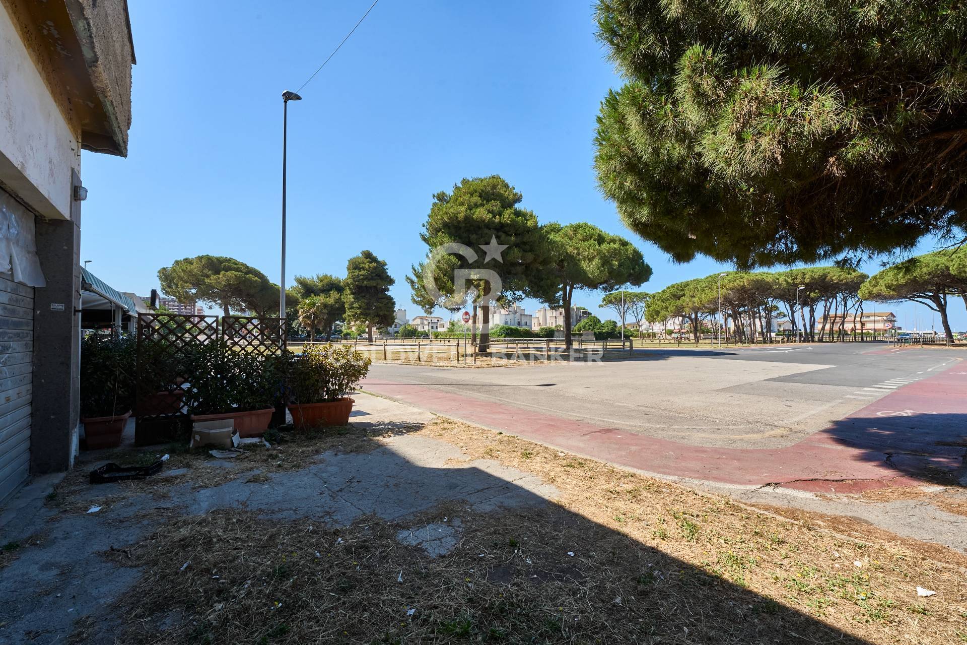 Locale commerciale in vendita a Tarquinia, Lido di Tarquinia
