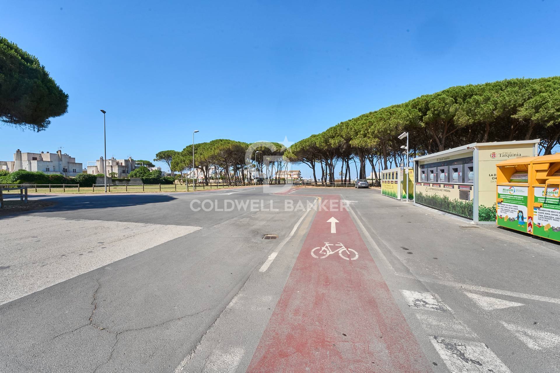 Locale commerciale in vendita a Tarquinia, Lido di Tarquinia