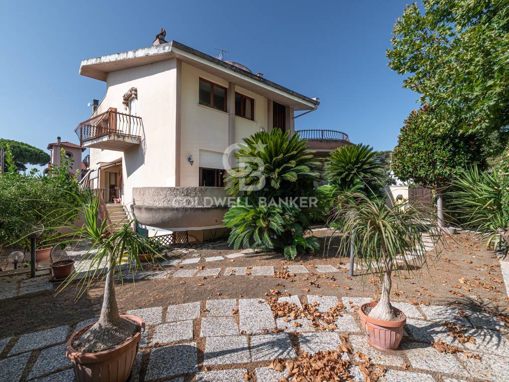 Villa bifamiliare in vendita a Santa Marinella, Maiorca