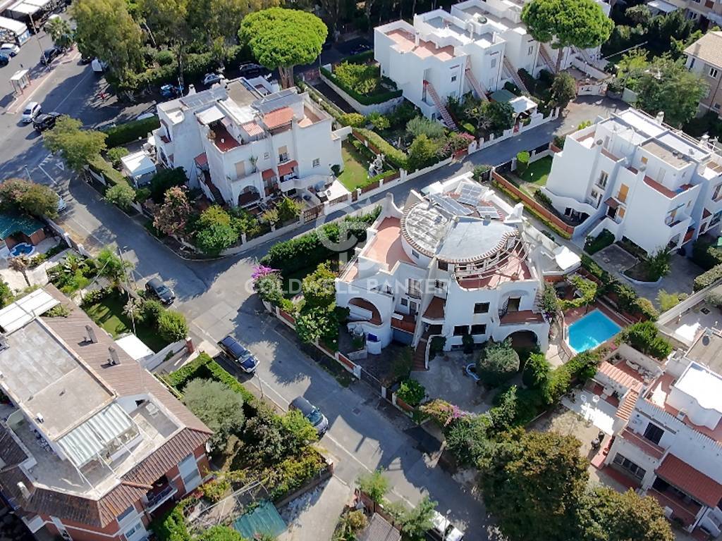 Villa in vendita a Santa Marinella, Capolinaro