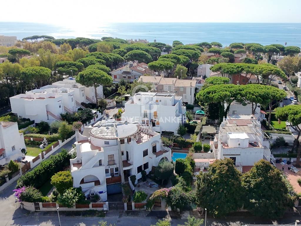 Villa in vendita a Santa Marinella, Capolinaro