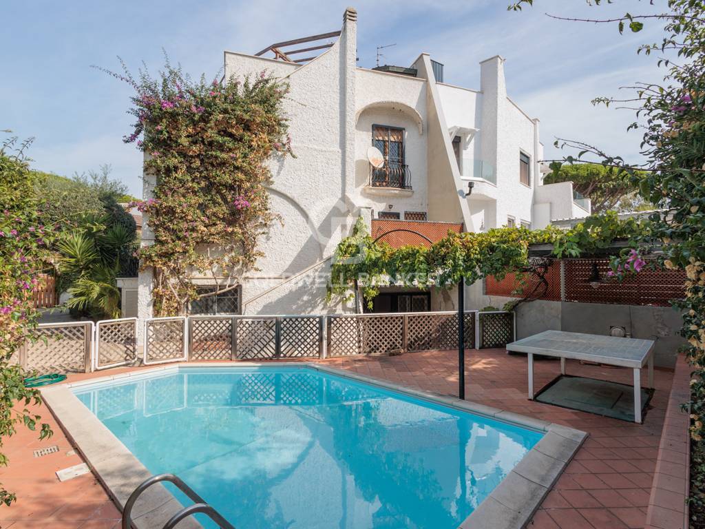 Villa in vendita a Santa Marinella, Capolinaro