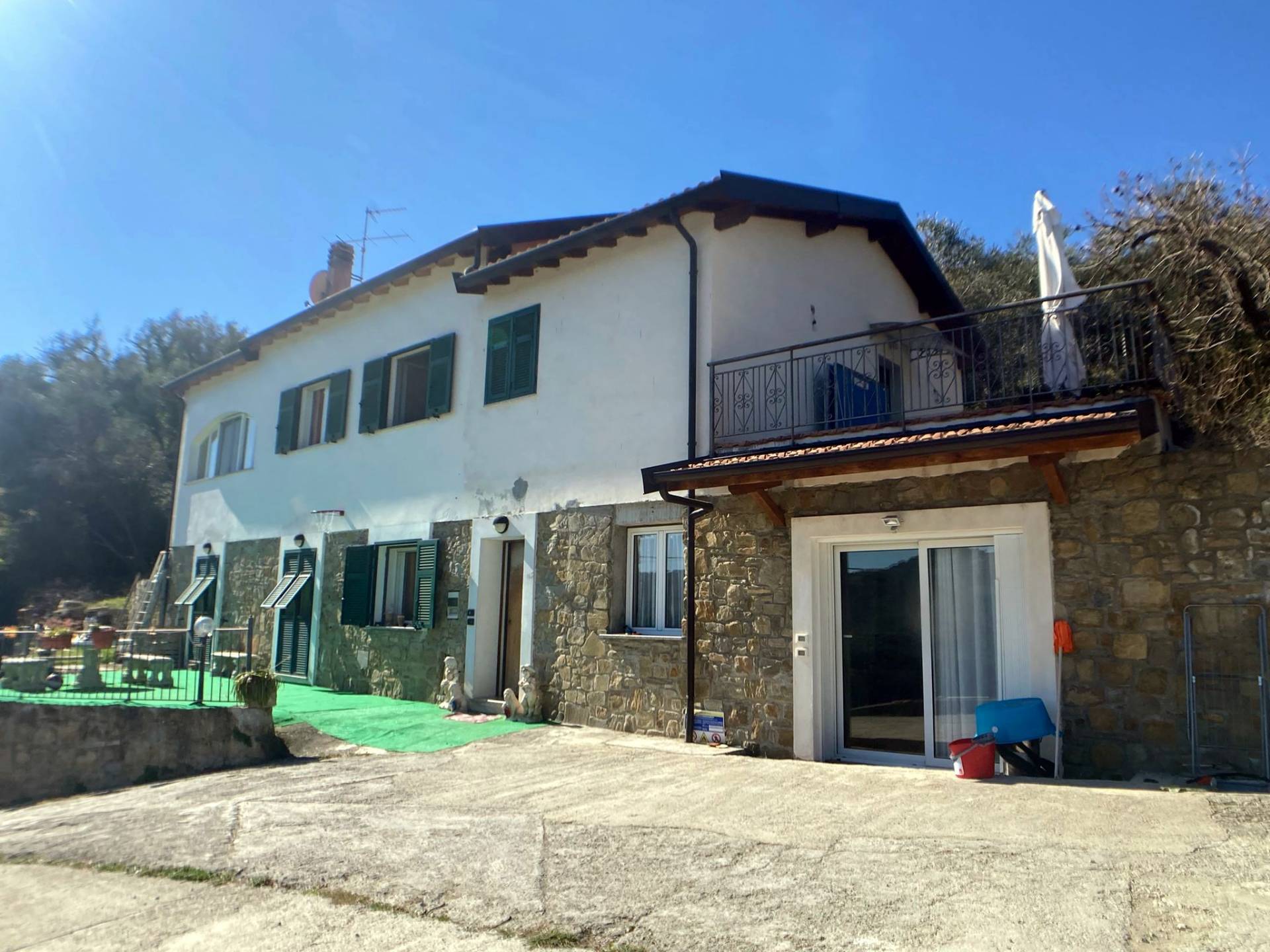 Villa con terrazzo a Dolceacqua