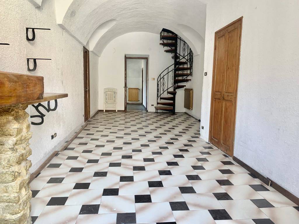 Appartamento in vendita a Dolceacqua