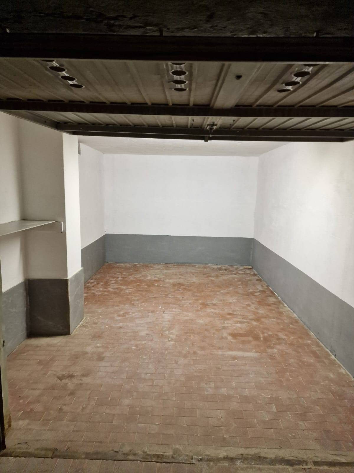Box o garage in vendita a Ventimiglia