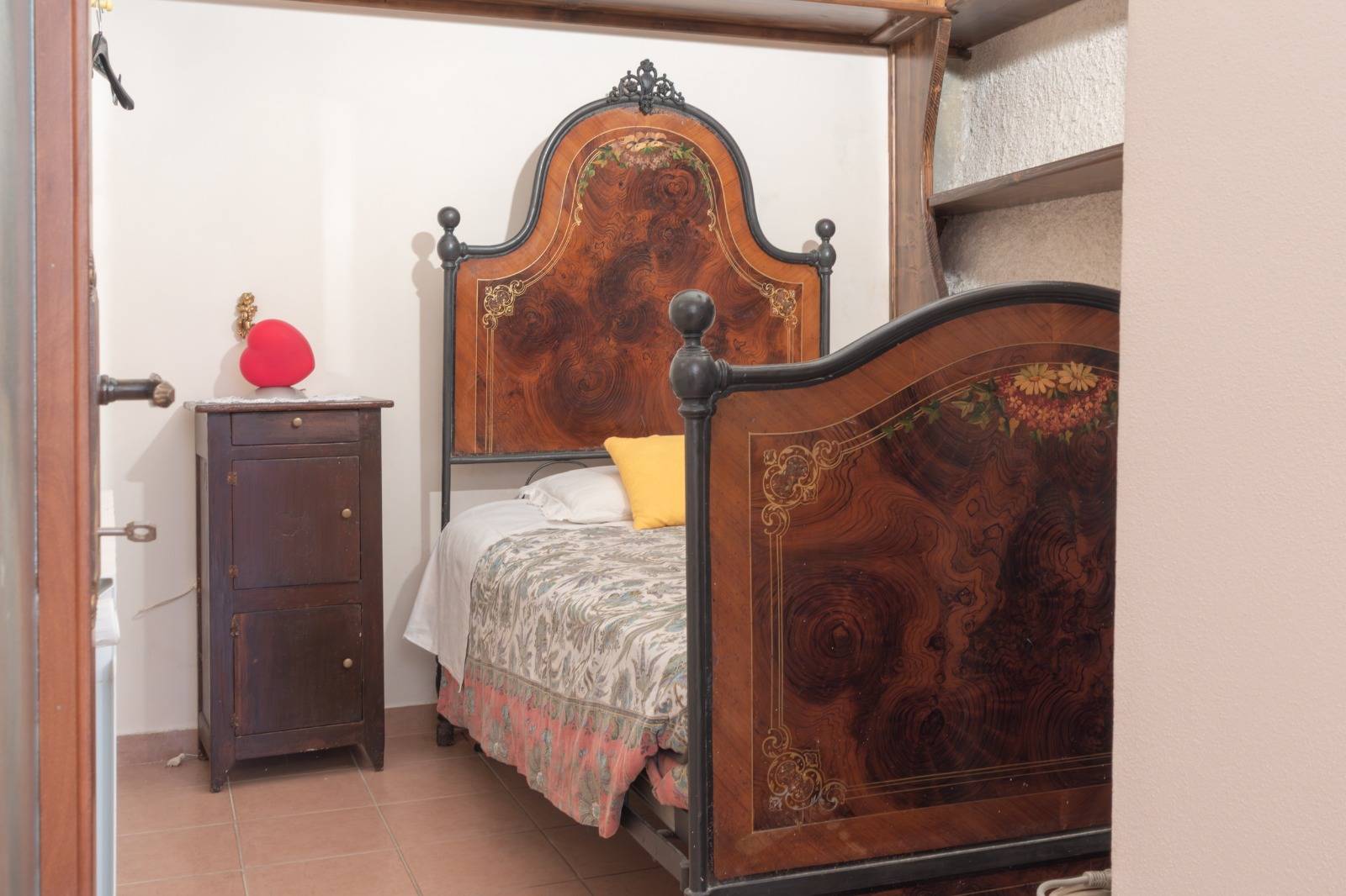 Abitazioni tipiche storiche in vendita a Pigna