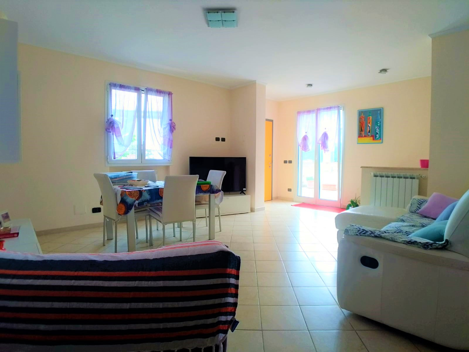 Villa bifamiliare in vendita a Camporosso