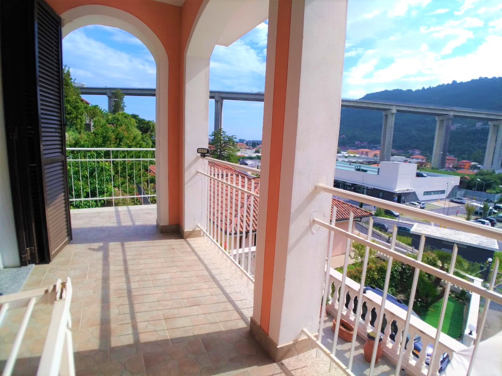 Villa bifamiliare in vendita a Camporosso