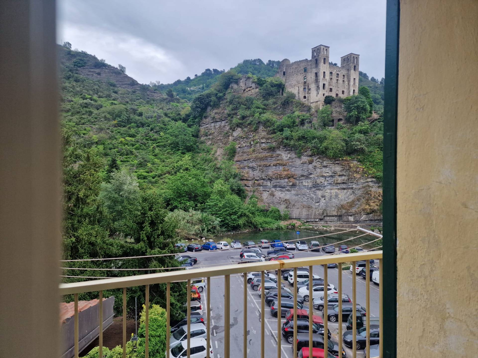 Appartamento in vendita a Dolceacqua