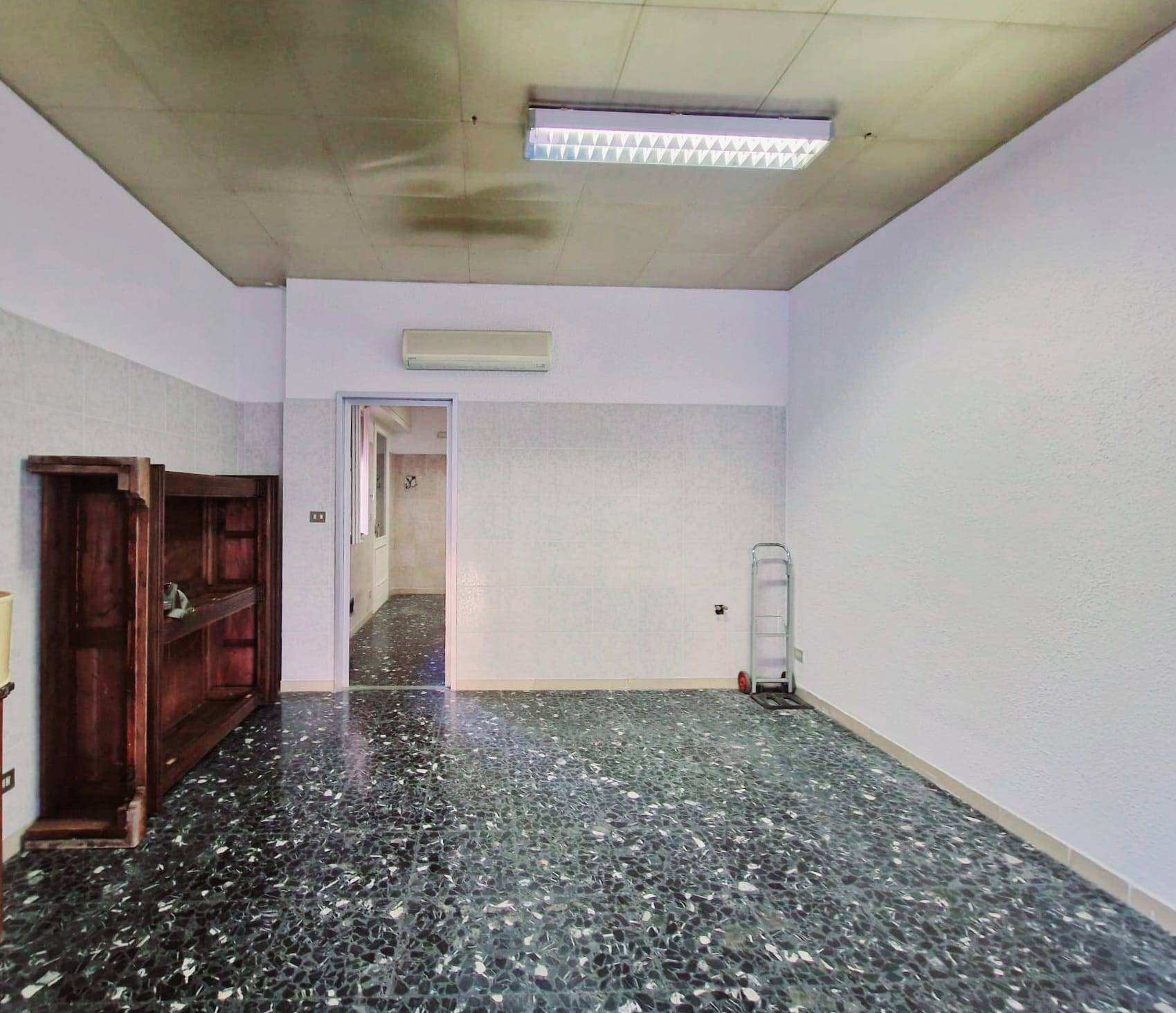 Magazzino in vendita a Ventimiglia