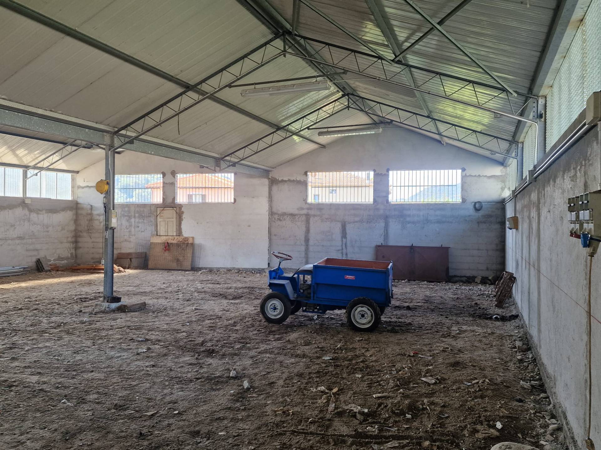 Magazzino in vendita a Camporosso