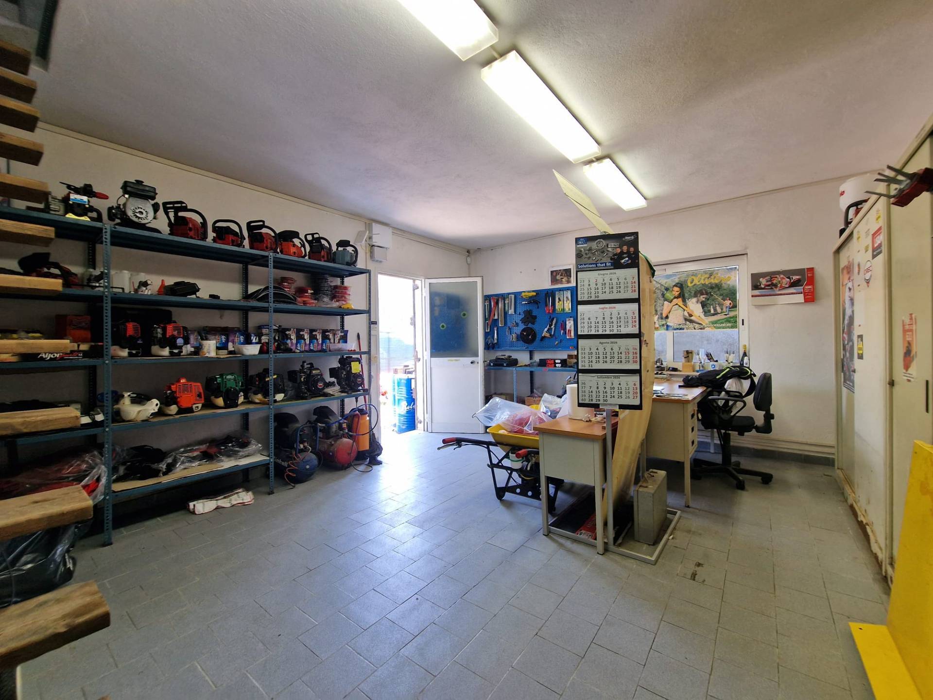 Magazzino in vendita a Camporosso