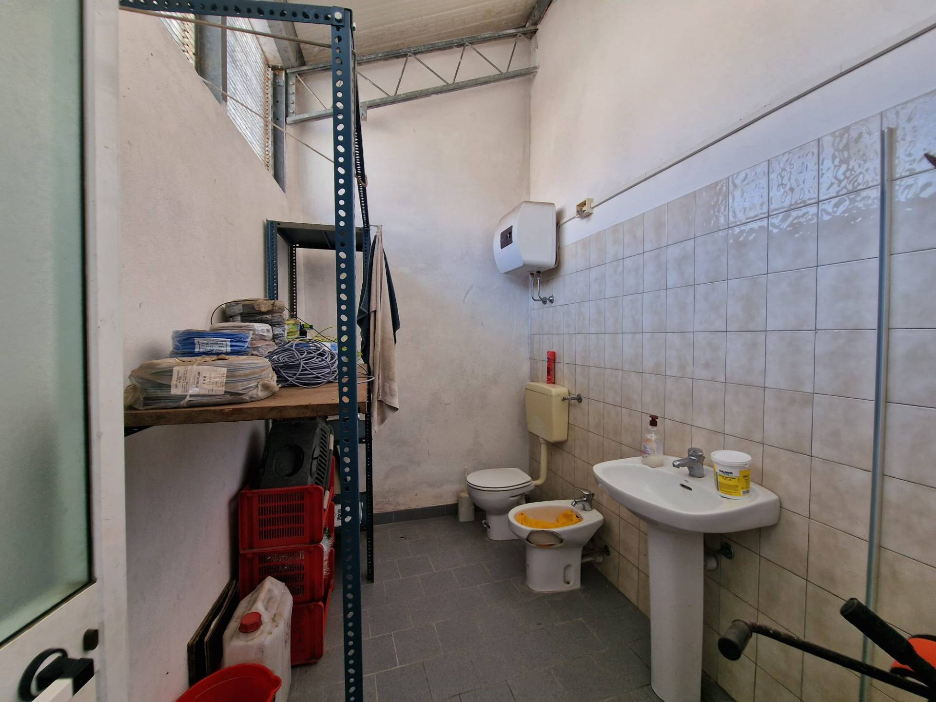 Magazzino in vendita a Camporosso