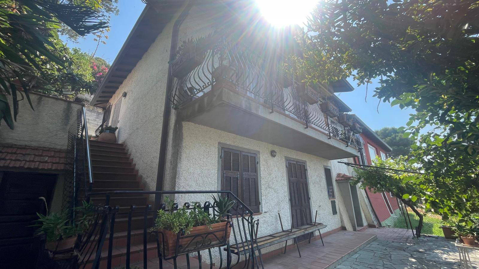 Casa semindipendente in vendita a Camporosso