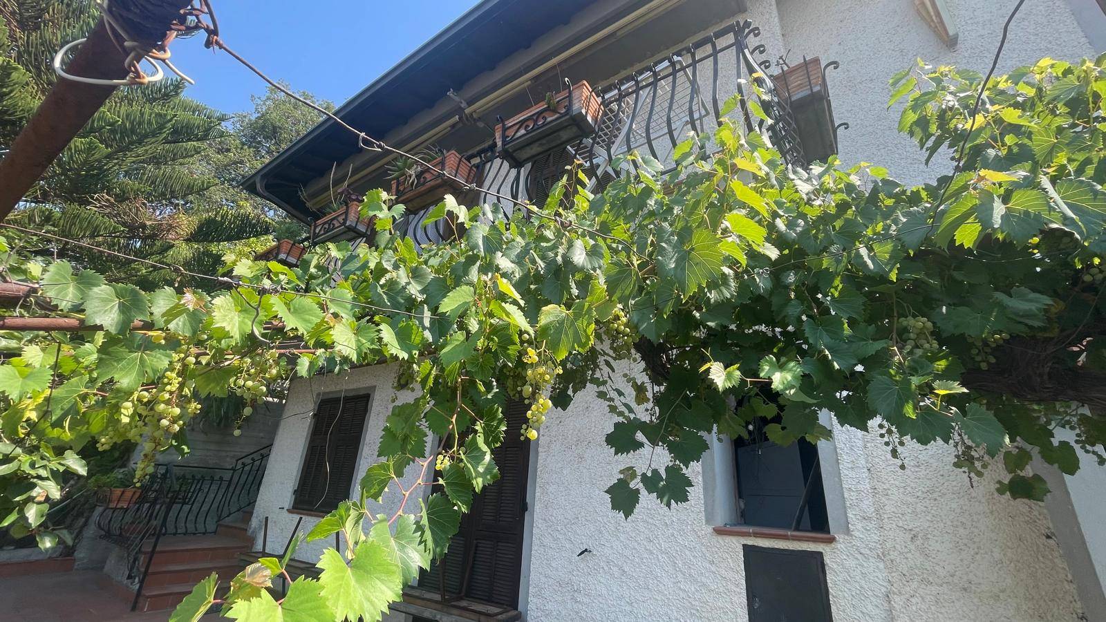 Casa semindipendente in vendita a Camporosso